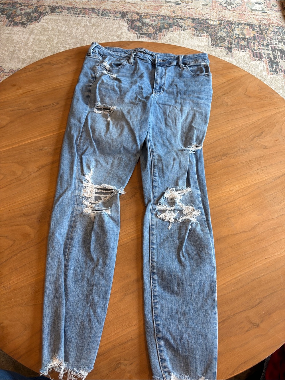 American Eagle Outfitters Light Blue Distressed Jeggings